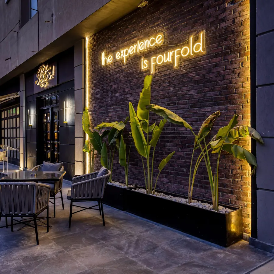 Pete's Lounge 2